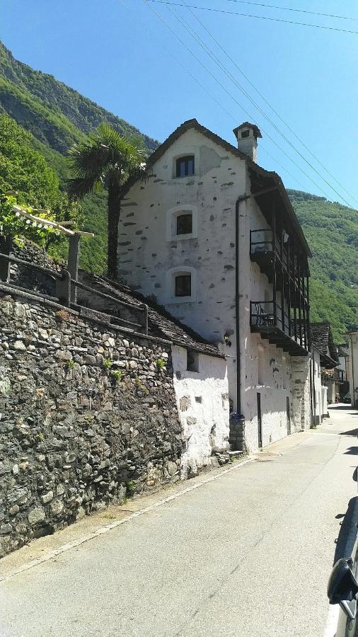 Residenza Americana Someo Exterior photo